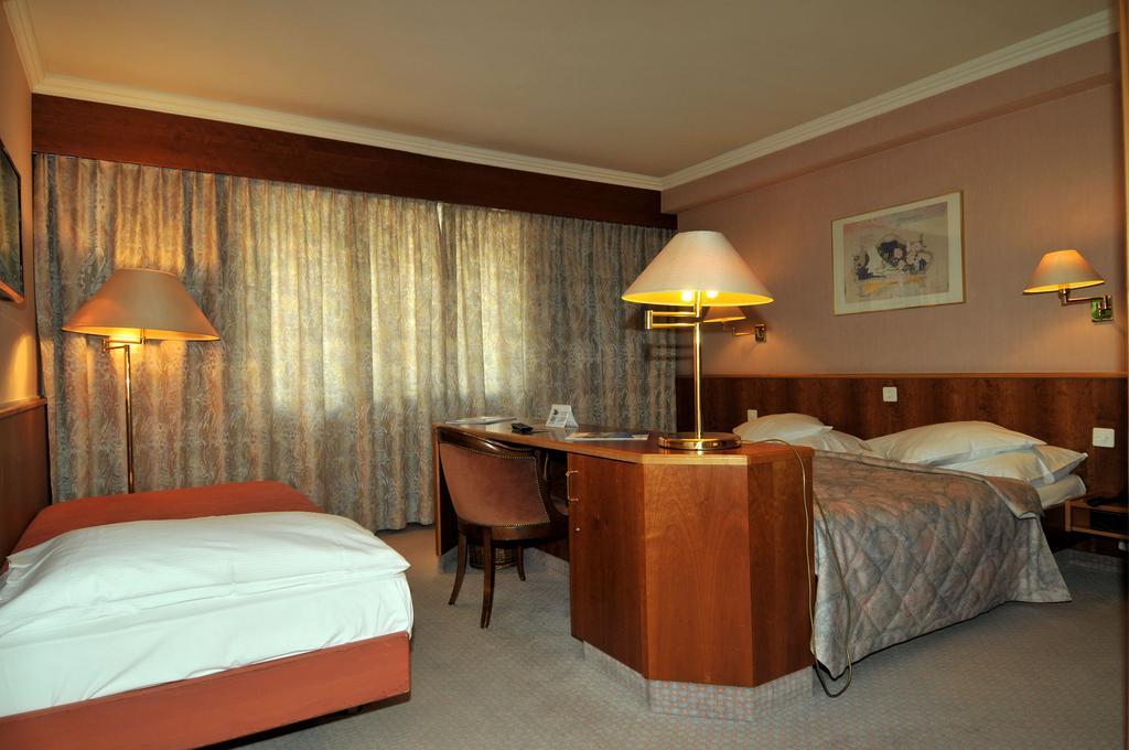 Hotel Forum Martigny Bilik gambar